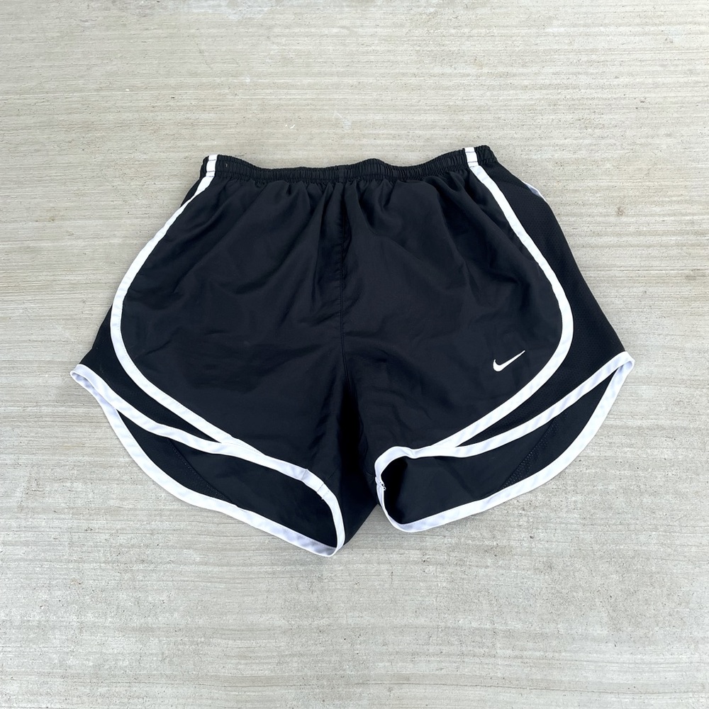 Black Nike shorts